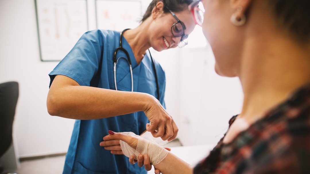 Why You Should See a Specialist Doctor for Wounds Expert Care for Faster Healing
