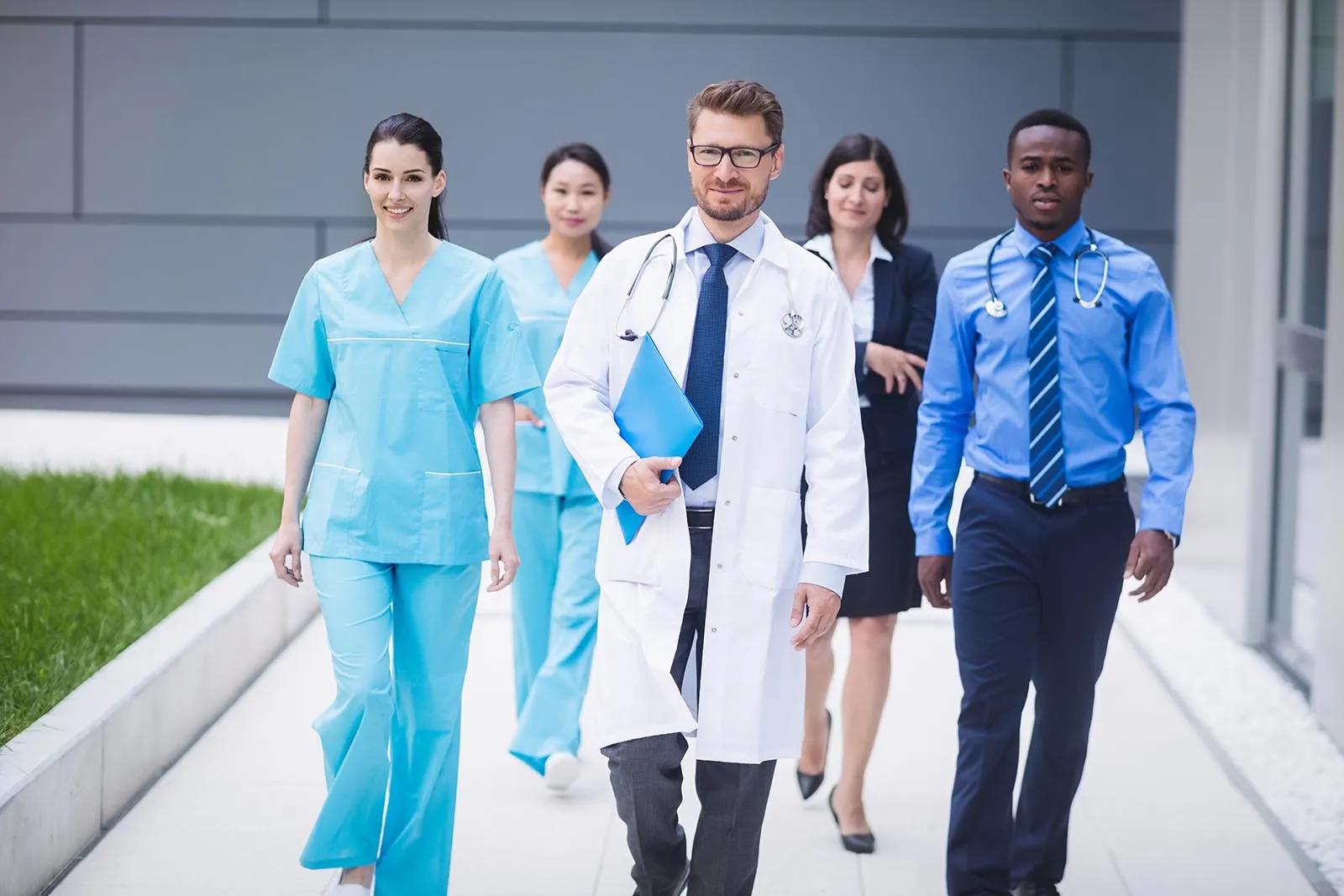 Hip Replacement Medical Tourism Affordable, High-Quality Care Beyond Borders